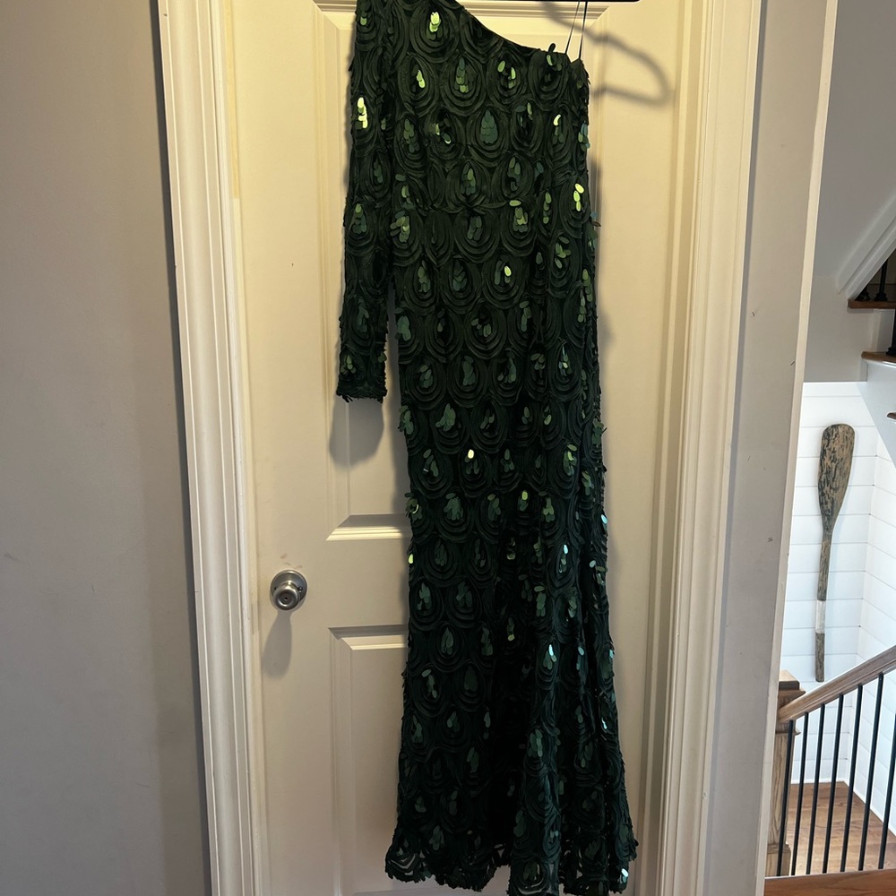 Elegant Green One-Shoulder Gown